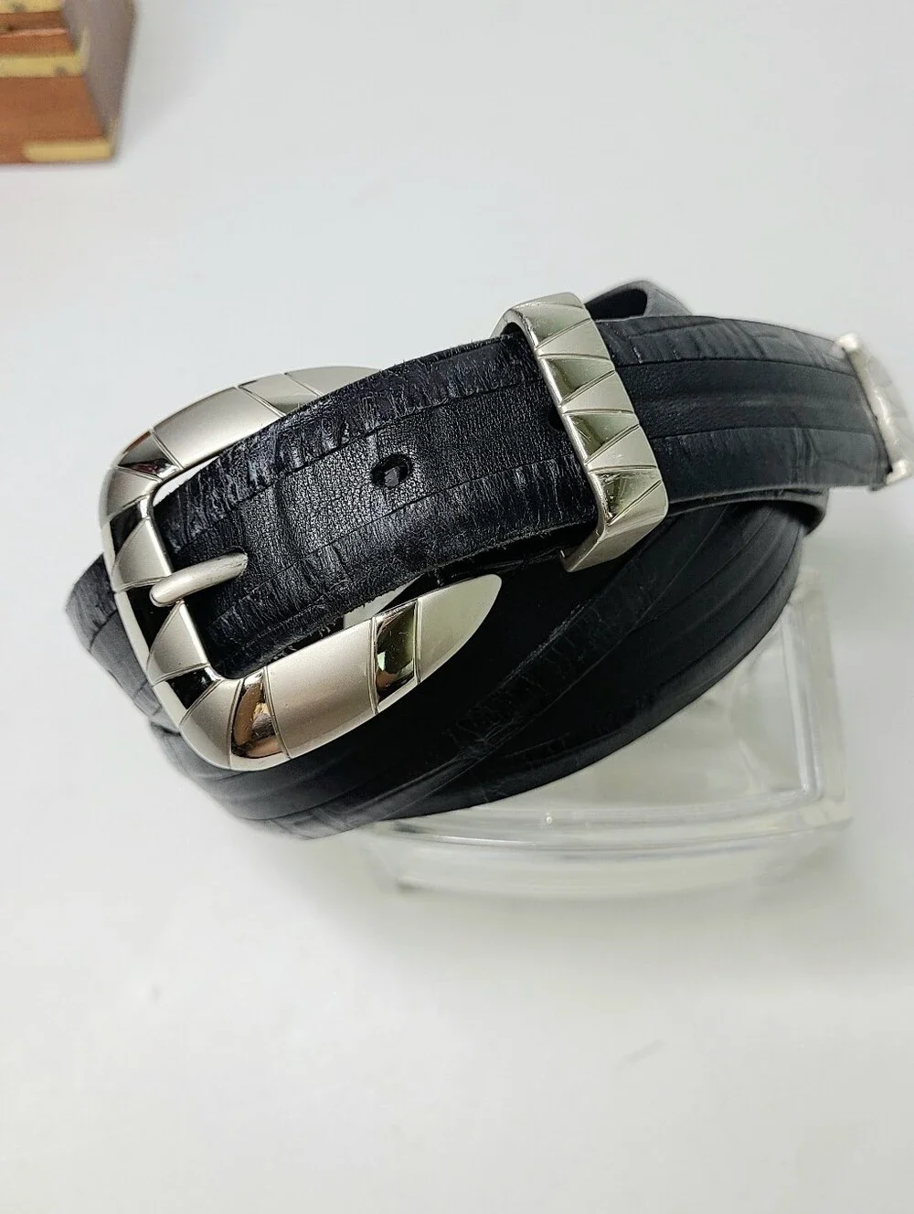 Johnston & Murphy Handcrafted Western Graphic Buckle Italian Leather Belt